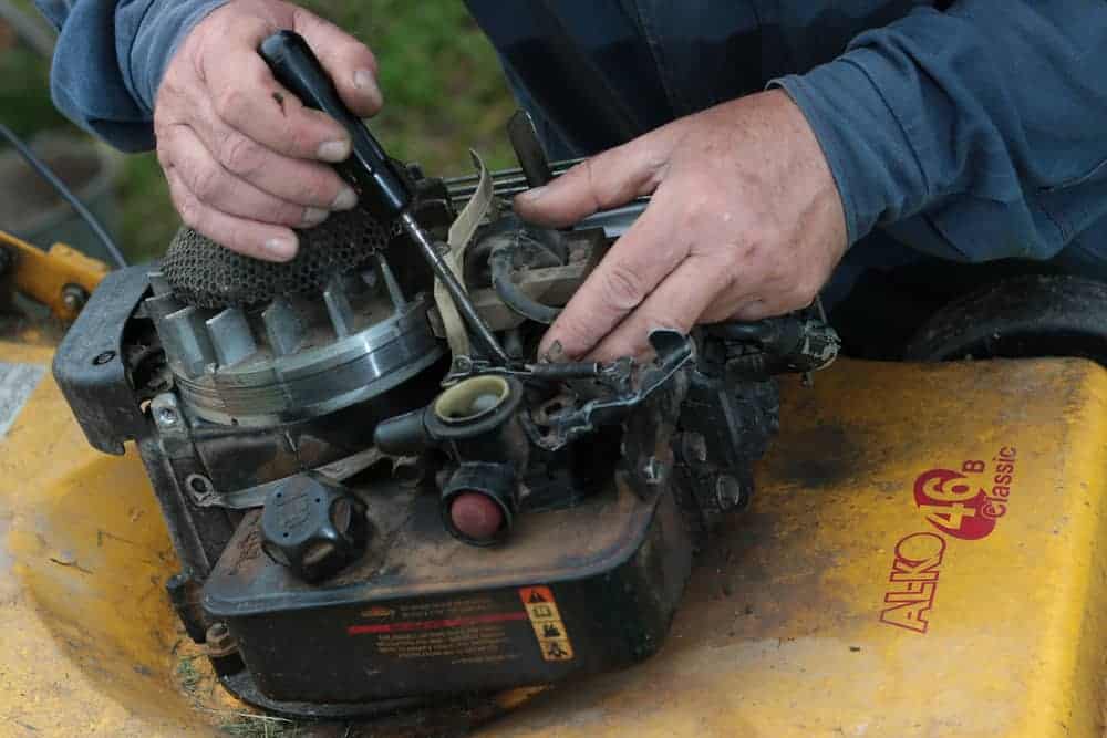 Lawnmower Carburetor Troubleshoots And Maintenance