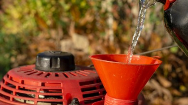 Why My Lawn Mower Stops Running After A While - Lawn Mower Overflowing Oil Tank Oil