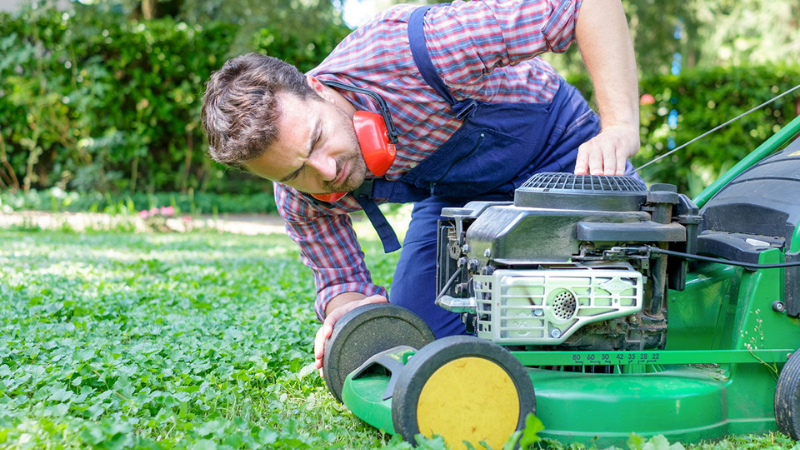Why My Lawn Mower Stops Running After A While - Mower Blockage Issue