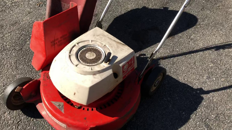 Why Is My Lawnmower Cutting Out - Clog-Up Issue For Vents